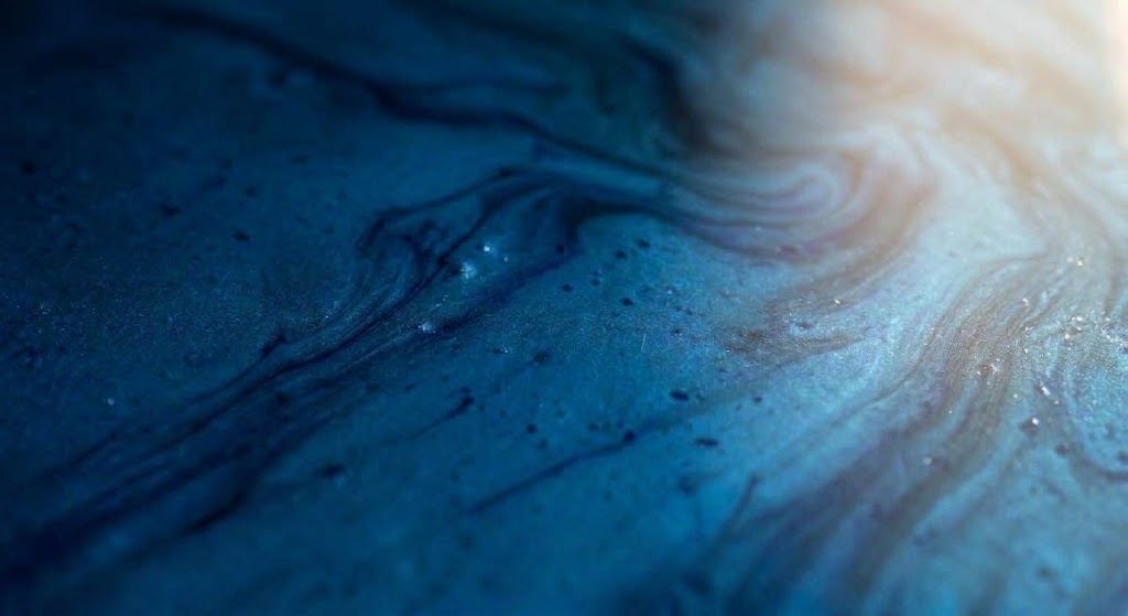 Suelo de resina azul continua